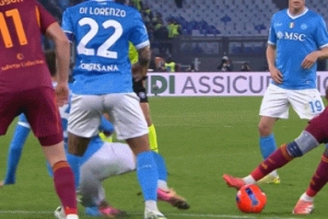 弗洛倫齊談那不勒斯進(jìn)球前疑似犯規(guī)：判罰沒問(wèn)題，科內(nèi)都想站起來(lái)