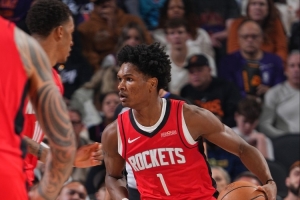 沒(méi)懸念了！小賈巴里·史密斯&阿門(mén)續(xù)命三分都投出三不沾