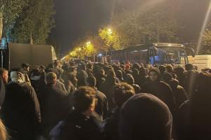 隊報：遭遇6連敗，尼斯球員及體育總監(jiān)在訓練基地遭極端球迷圍堵