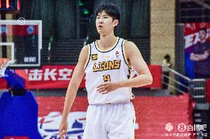 彈無虛發(fā)！趙嘉仁6中5拿到14分4板2斷 三分4投全中！