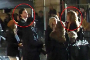 同乘一輛車！太陽報：26歲賴斯與49歲女主持出席時尚活動