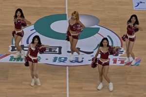 活力十足！媒體人曬CBA俱樂部杯賽南寧賽區(qū)啦啦隊的舞蹈表演視頻