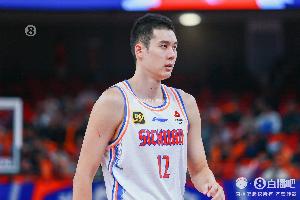 效率太低！李金效13投僅3中拿到10分 正負(fù)值-16