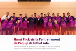 巴薩官方：弗里克今天去看了巴薩室內(nèi)足球隊(duì)的訓(xùn)練，并與球隊(duì)合影