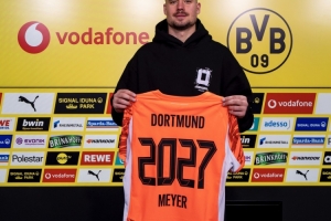 官方：多特蒙德與34歲門將邁爾續(xù)約1年，合同期至2027年