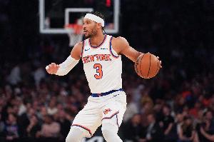 手感火熱！哈特強解命中壓哨三分 個人已經(jīng)11分