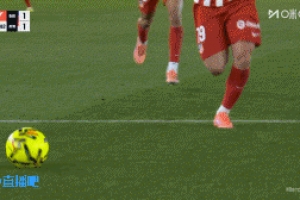 阿爾瓦雷斯反越位成功后吊門，被霍安·加西亞摘下