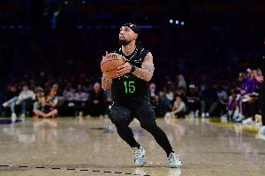 外線神準(zhǔn)！阿爾瓦拉多三分4中4 砍下14分3籃板3助攻