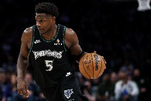 凌波微步！愛德華茲沖擊內(nèi)線 歐洲步連續(xù)過人上籃得手