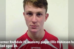 太陽(yáng)報(bào)：英格蘭一年輕球員9年前因?yàn)橐馔獍c瘓，多年后不幸去世