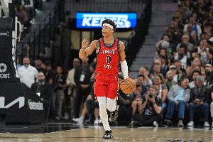 迅速適應(yīng)NBA！費爾斯生涯至今已砍下5次20+ 達(dá)此成就最年輕后衛(wèi)
