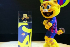 西媒：巴薩吉祥物CAT玩具推出后10分鐘內(nèi)售罄，每個售價34.99歐元