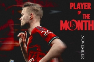 對(duì)熱刺打進(jìn)絕平，曼聯(lián)官方：德里赫特當(dāng)選隊(duì)內(nèi)11月最佳球員