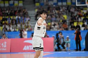 楊舒予19中14爆砍生涯新高38分 率隊(duì)擊敗上海 劉禹彤33分7板