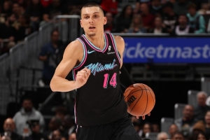 沖鋒陷陣！希羅半場12投8中得20分3板1斷 得分全場最高