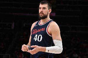 這么離譜！祖巴茨轉(zhuǎn)身大勾手直接不著邊際三不沾