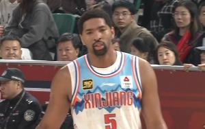 全能輸出！勞森首發(fā)出戰(zhàn)28分鐘 10中5拿到12分8板9助