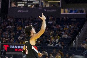 場均26+7+6！名記：阿夫迪亞是否值得一個(gè)全明星國際隊(duì)的席位？