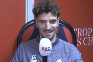 34歲后衛(wèi)穆尼耶：我想踢到40歲，生涯最后合同想以前場球員簽約