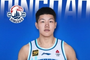 解說(shuō)：胡小龍的傷…非常嚴(yán)重 祝福他盡快度過(guò)這段艱難的日子吧