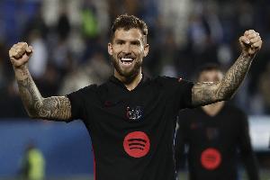 每體：伊尼戈·馬丁內斯不可能回歸，巴薩視施洛特貝克為明夏目標