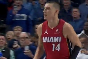 下馬威！弗拉格轉(zhuǎn)身掉球&希羅搶斷反擊上籃 熱火8-0開局！