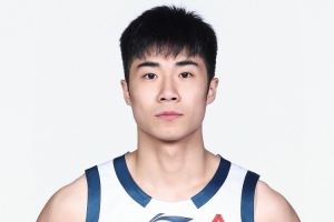 狀態(tài)糟糕！新科榜眼杜智博出戰(zhàn)20分鐘僅拿5分2助 出現(xiàn)5失誤