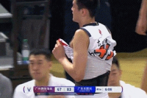 畢業(yè)了！王洪澤再被造防守犯規(guī) 累計5犯離場