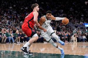 申京換字母？名記：火箭將申京視作未來核心 不會(huì)縮短建隊(duì)周期