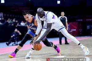 內(nèi)線巨塔！法爾出戰(zhàn)17分鐘砍下16分9板2斷 罰球15中10