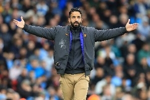 TA賽評(píng)：阿莫林的替補(bǔ)和主力差距太大，達(dá)洛特下場(chǎng)后球隊(duì)陷入混亂