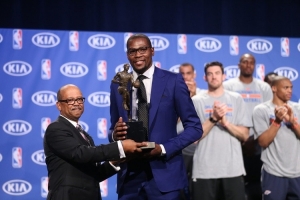 鐵林：在某隊(duì)拿過(guò)MVP就該被退役球衣 如KD在雷霆&KG在森林狼