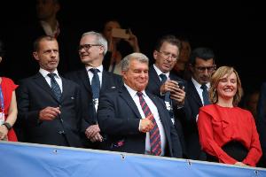 拉波爾塔：梅西是歷史最佳球員，想為他舉辦最隆重的致敬儀式