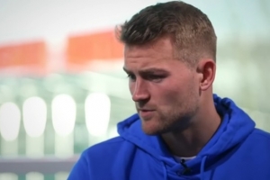 德里赫特：曼聯(lián)本賽季目標(biāo)奪回歐冠資格 球隊(duì)在進(jìn)步仍有提升空間