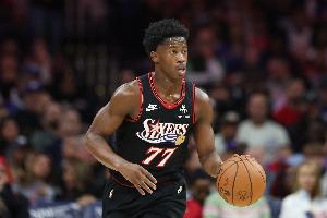 補(bǔ)籃準(zhǔn)絕殺！埃奇庫(kù)姆8中4拿到10分6板5助3斷