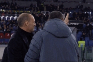 米體：阿萊格里賽前向拉齊奧助教揮手致意和解，兩人上周末曾爭(zhēng)執(zhí)