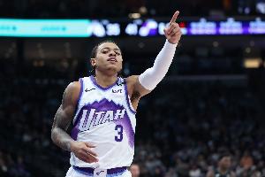 下半場18分帶隊逆轉(zhuǎn)！基昂特·喬治20中8拿下29分5板10助