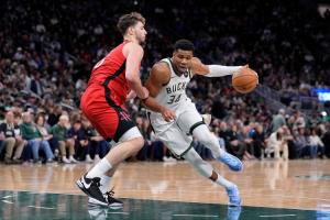 記者：火箭或成字母哥的現(xiàn)實(shí)下家 可以打包申京+兩個(gè)首輪簽給雄鹿