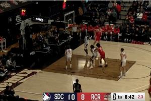 熟悉的腳步！楊瀚森低位左右晃肩翻身勾手打進(jìn)