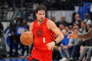 又要三雙？阿夫迪亞半場8中5拿到19分4板4助