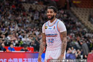 打得可以！克里斯13中8拿到23分8板2助1帽