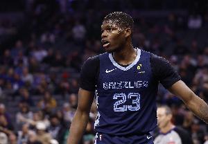 比肩文班！科沃德在30分鐘內(nèi)打出23分14板5助 歷史第二位新秀