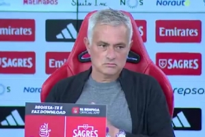 穆帥：比賽和評(píng)論是兩回事，若我是評(píng)論員也會(huì)干得很好且更尊重人