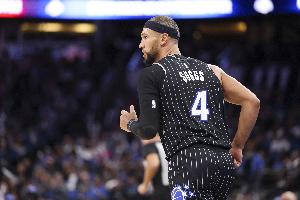 關(guān)鍵進(jìn)球價(jià)值連城！薩格斯19中9&三分7中4 砍下23分5助攻