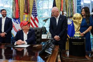 國際足聯(lián)官方：美國總統(tǒng)特朗普獲頒首屆國際足聯(lián)和平獎