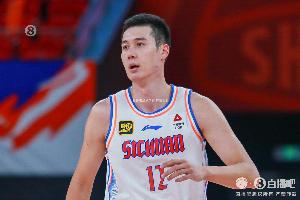 四川隊(duì)最穩(wěn)！李金效10中5&三分5中2拿到17分3板