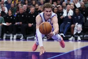 太慘了！爵士首節(jié)全隊23中4&首發(fā)18中2 僅拿13分落后28分