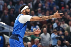 解說：濃眉面對切特&杰林威&肯威都打不動 弗拉格比賽季初更自如