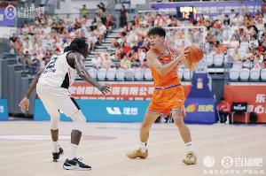 好好調(diào)整一下手感！狀元楊曦皓半場(chǎng)7中1&三分3中0僅拿2分3板