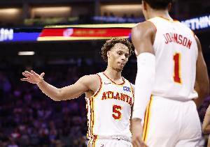 不容易?。±销棸雸?chǎng)6人得分上雙 play-by-play紀(jì)元以來(lái)隊(duì)史首次